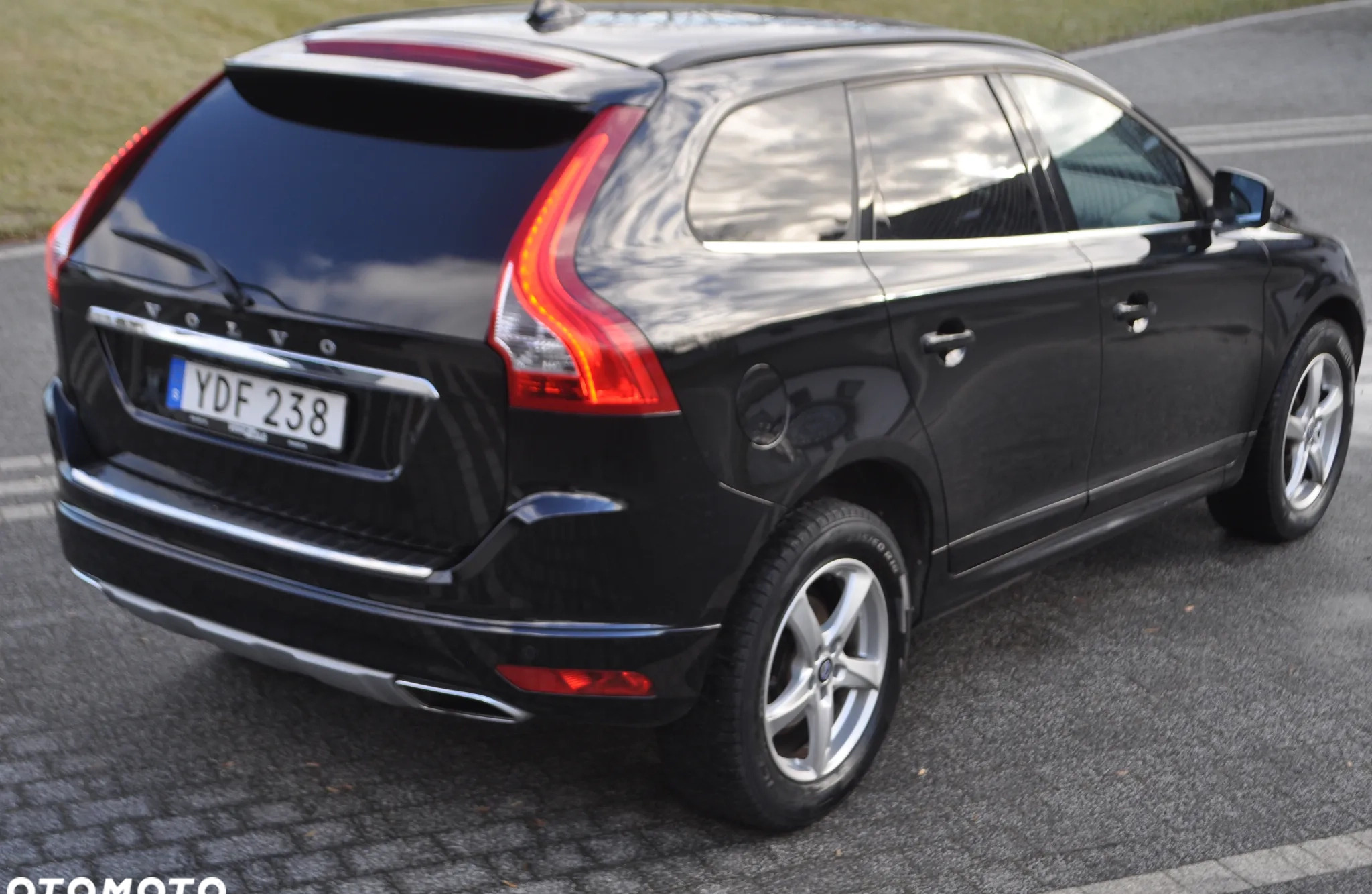 Volvo XC 60 cena 82999 przebieg: 125000, rok produkcji 2016 z Legnica małe 781